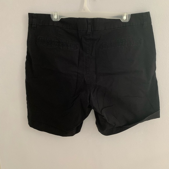 Shorts - Picture 2 of 3